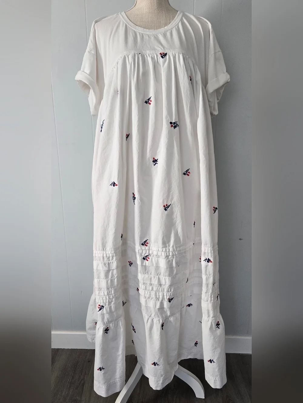 Pilcro White Maxi Dress with Navy and Coral Embroidery - Picture 4 of 8